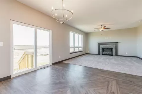 1272 Partridge Ln, Waterloo, IA 50701 photo 3