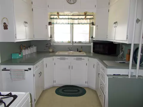 900 1st St E, Independence, IA 50644 photo 10