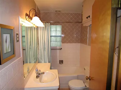 3520 Rownd St, Cedar Falls, IA 50613 photo 2
