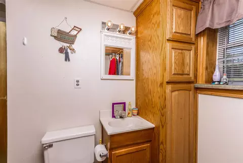 1901 E Ridgeway Ave, Waterloo, IA 50702 photo 16