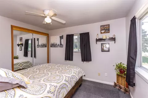 1901 E Ridgeway Ave, Waterloo, IA 50702 photo 11