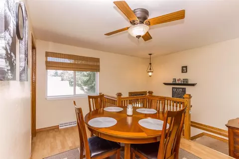 1901 E Ridgeway Ave, Waterloo, IA 50702 photo 9
