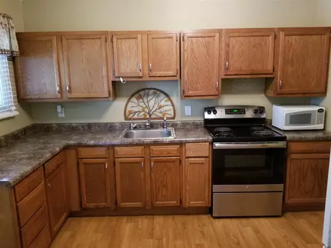 815 Progress Ave, Waterloo, IA 50701 photo 2