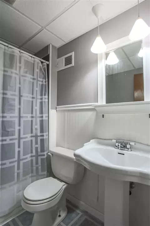1731 E Mitchell Ave, Waterloo, IA 50702 photo 15