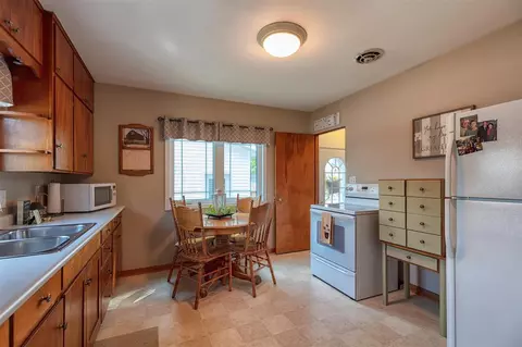 611 Stephan Ave, Waterloo, IA 50701 photo 10
