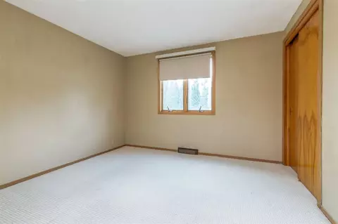 310 E Mitchell Ave, Waterloo, IA 50702 photo 11