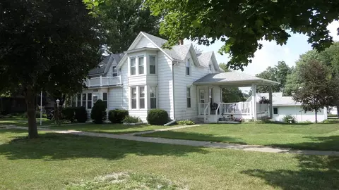 201 2nd St, Gladbrook, IA 50635 photo 1