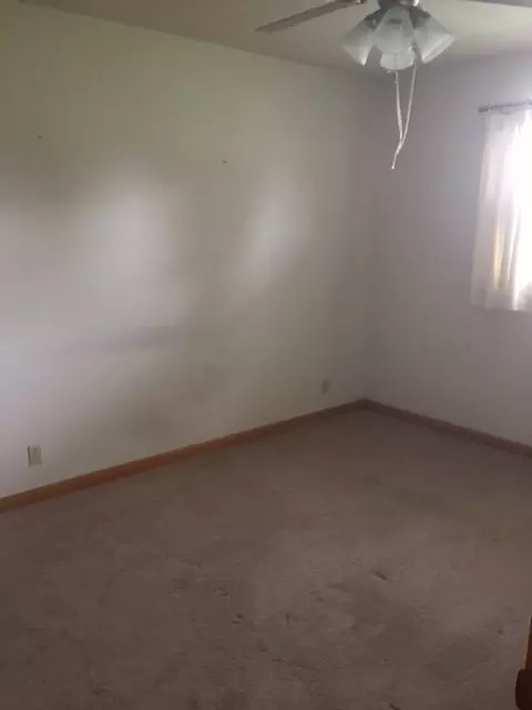 1103 Wilson St, Dysart, IA 52224 photo 6