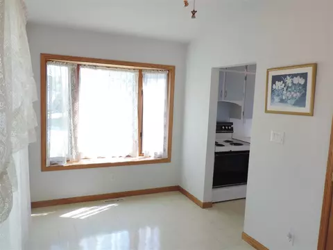 836 Maxwell St, Waterloo, IA 50701 photo 9