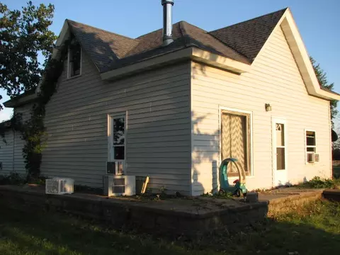 1234 Fontana Blvd, Hazleton, IA 50641 photo 2