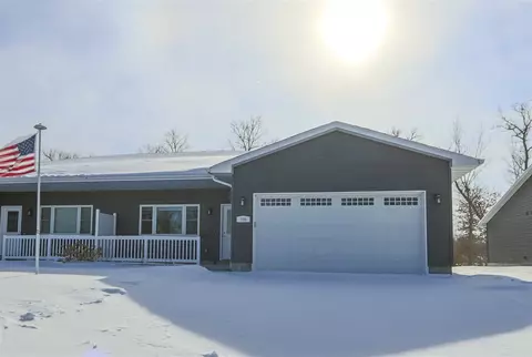 704 Clair St, Cedar Falls, IA 50613 photo 1