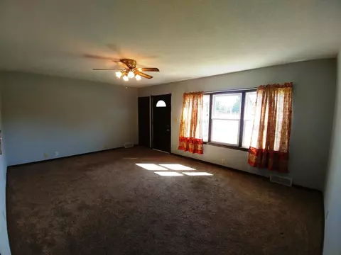 609 Main St, Plainfield, IA 50666 photo 3
