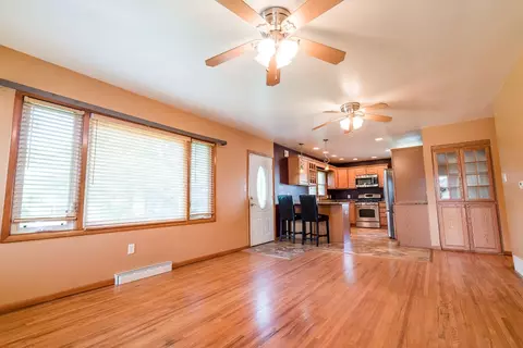 141 Letsch, Waterloo, IA 50701 photo 2