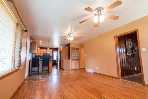 141 Letsch, Waterloo, IA 50701 photo 3