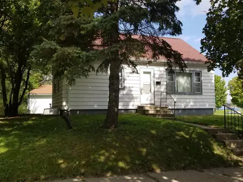 1857 Forest Ave, Waterloo, IA 50702 photo 1