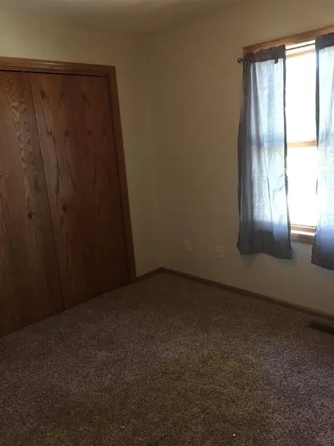 425 Pike St, Ridgeway, IA 52165 photo 11