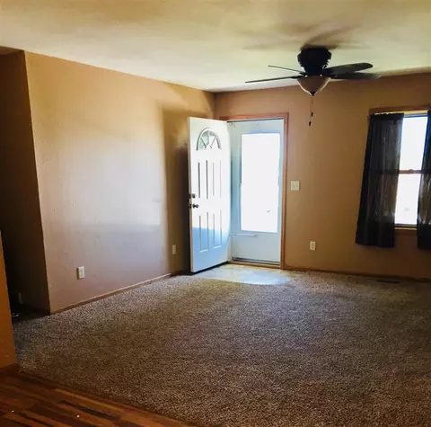 425 Pike St, Ridgeway, IA 52165 photo 5
