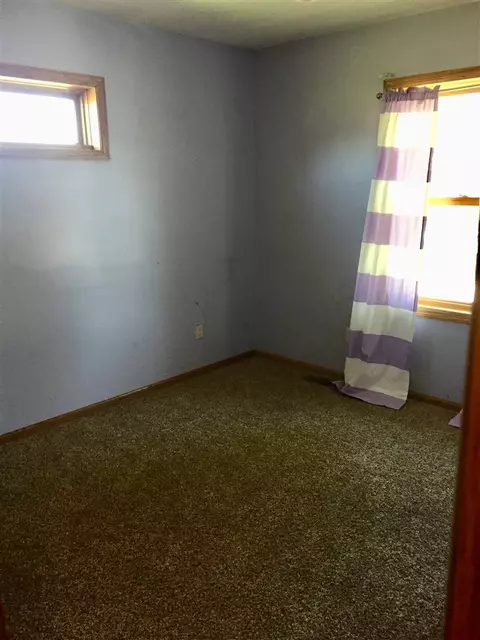 425 Pike St, Ridgeway, IA 52165 photo 9