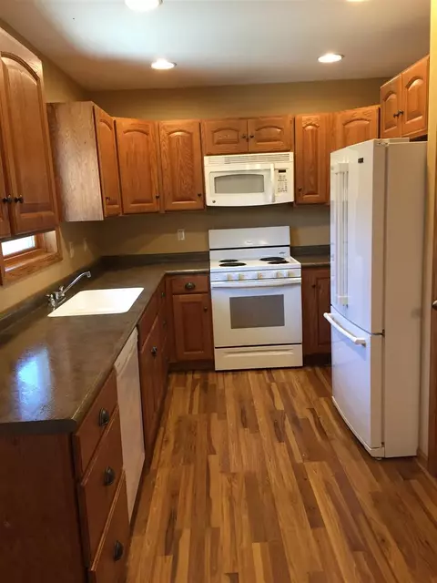 425 Pike St, Ridgeway, IA 52165 photo 2