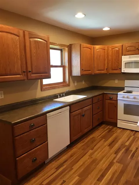 425 Pike St, Ridgeway, IA 52165 photo 3