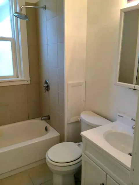 935 W 3 St, Waterloo, IA 50701 photo 5