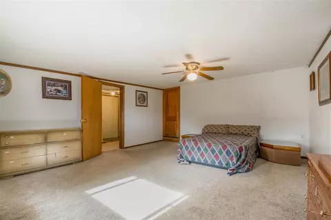 304 E Sufficool St, Hazleton, IA 50641 photo 10