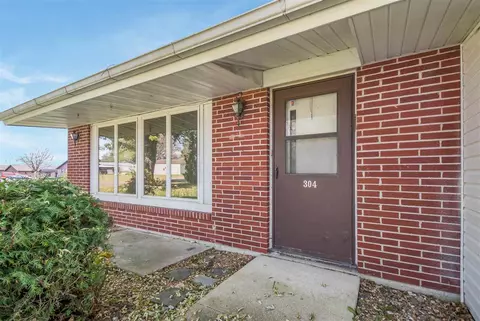 304 E Sufficool St, Hazleton, IA 50641 photo 2