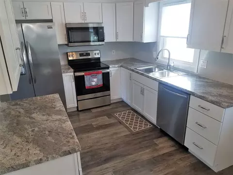 458 E 2nd St, Readlyn, IA 50668 photo 5
