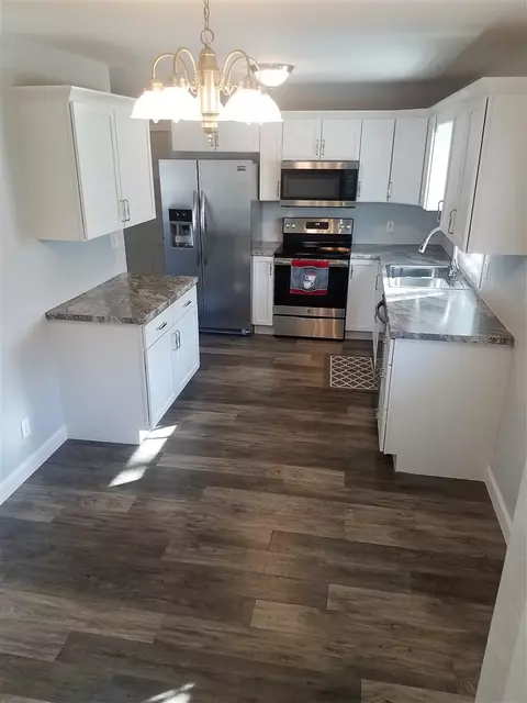 458 E 2nd St, Readlyn, IA 50668 photo 3
