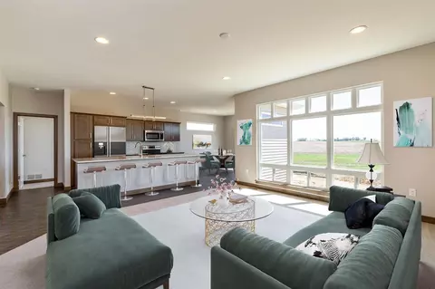 1256 Partridge Ln, Waterloo, IA 50701 photo 4