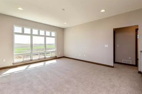 1256 Partridge Ln, Waterloo, IA 50701 photo 3