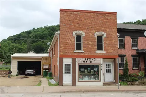 326 Main St, Mcgregor, IA 52157 photo 1