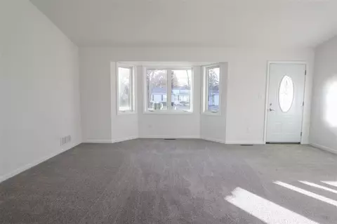 401 Eureka St, Waterloo, IA 50702 photo 5