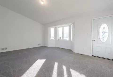 401 Eureka St, Waterloo, IA 50702 photo 4