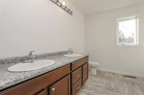 401 Eureka St, Waterloo, IA 50702 photo 14