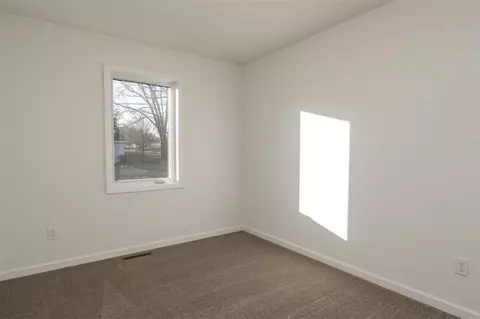 401 Eureka St, Waterloo, IA 50702 photo 16