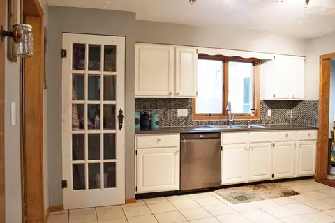 122 E Main St, Shell Rock, IA 50670 photo 9