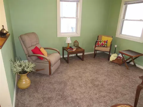 731 Wallgate Ave, Waterloo, IA 50701 photo 4