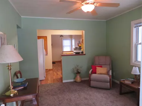 731 Wallgate Ave, Waterloo, IA 50701 photo 2