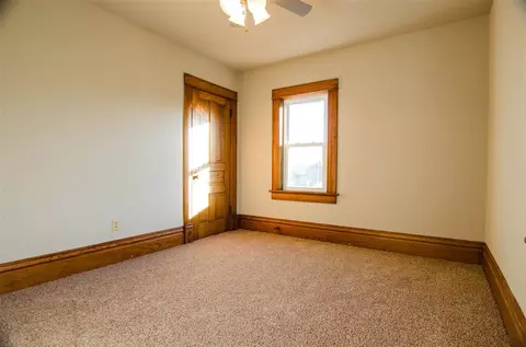 205 E 4th St, Readlyn, IA 50668 photo 11