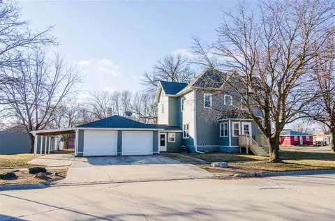 205 E 4th St, Readlyn, IA 50668 photo 1