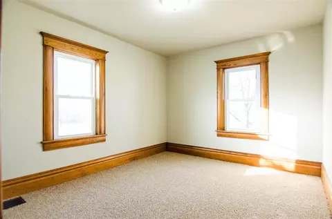 205 E 4th St, Readlyn, IA 50668 photo 10