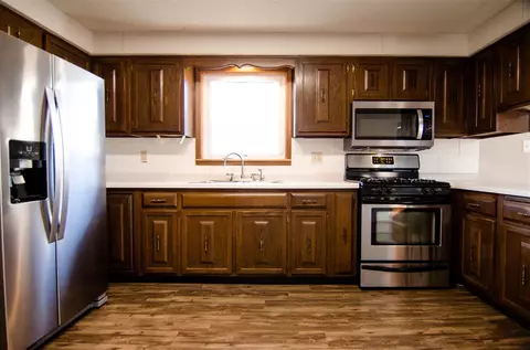 205 E 4th St, Readlyn, IA 50668 photo 7
