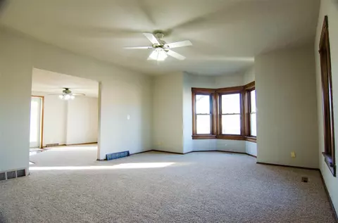 205 E 4th St, Readlyn, IA 50668 photo 3