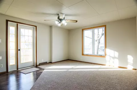 205 E 4th St, Readlyn, IA 50668 photo 5