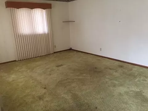 311 E Maple Ave, Conrad, IA 50621 photo 2