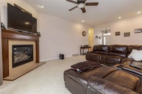 2701 Pendleton Dr, Cedar Falls, IA 50613 photo 3