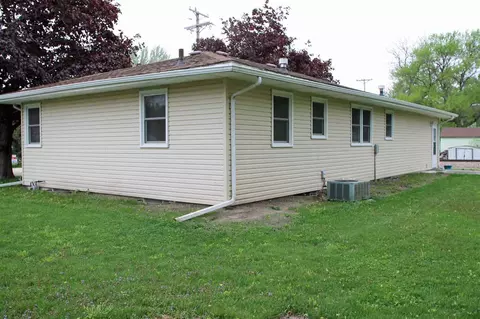 402 4th St, Plainfield, IA 50666 photo 4