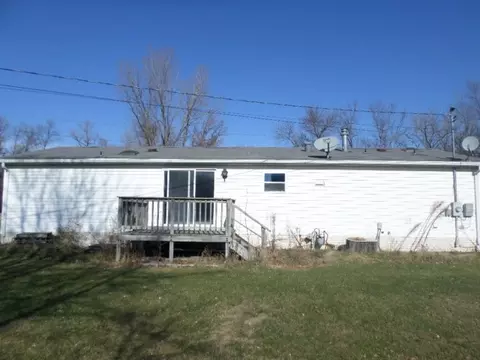 304 E North St, Hazleton, IA 50641 photo 2