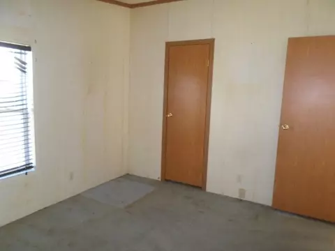 304 E North St, Hazleton, IA 50641 photo 12